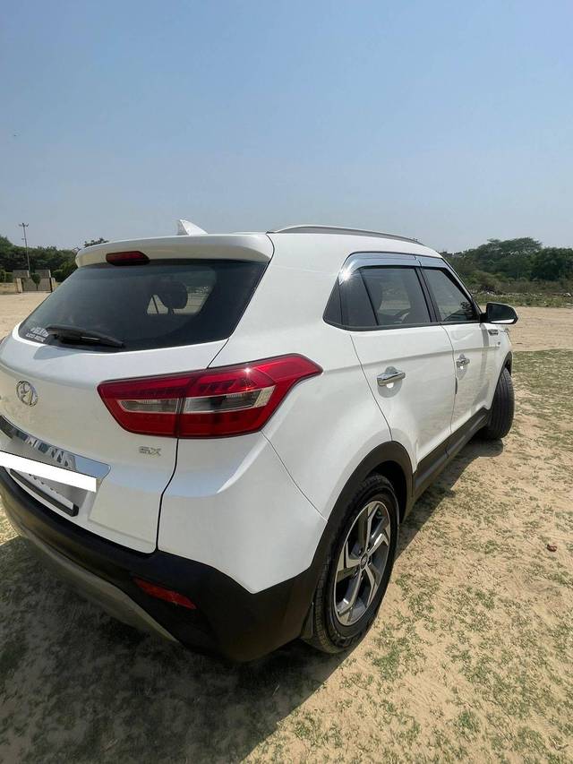 https://images10.gaadi.com/usedcar_image/4096719/original/processed_d9bd59c8c5b52f8e422a10325f497dba.jpg?imwidth=6402