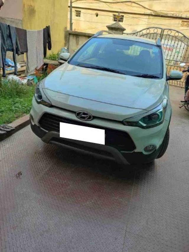 https://images10.gaadi.com/usedcar_image/4096752/original/processed_e9cc384d-c0f3-4cff-bc4e-f09dd711b931.jpg?imwidth=6400