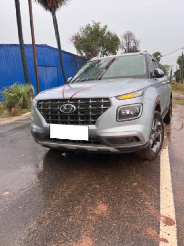 https://images10.gaadi.com/usedcar_image/4097079/original/processed_970e59b9-d6ca-45e8-ae53-83e44da3e760.jpeg?imwidth=6402