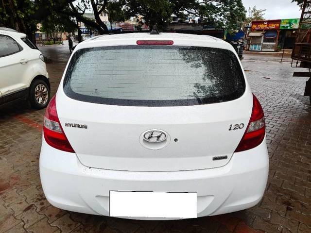 https://images10.gaadi.com/usedcar_image/4097118/original/processed_4d039028-7574-4b03-8338-5924c8ec6901.jpg?imwidth=6402