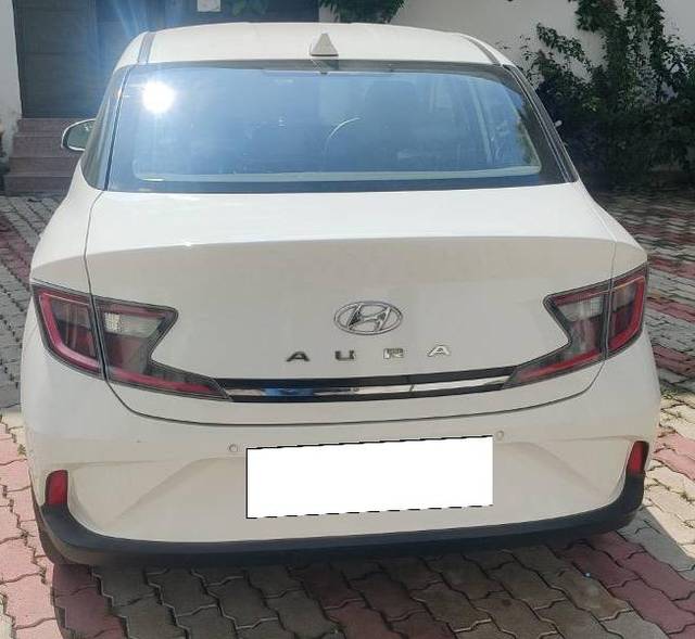 https://images10.gaadi.com/usedcar_image/4097147/original/processed_0bc06d29-8f62-4c50-861e-daeadcfc5933.jpg?imwidth=6401