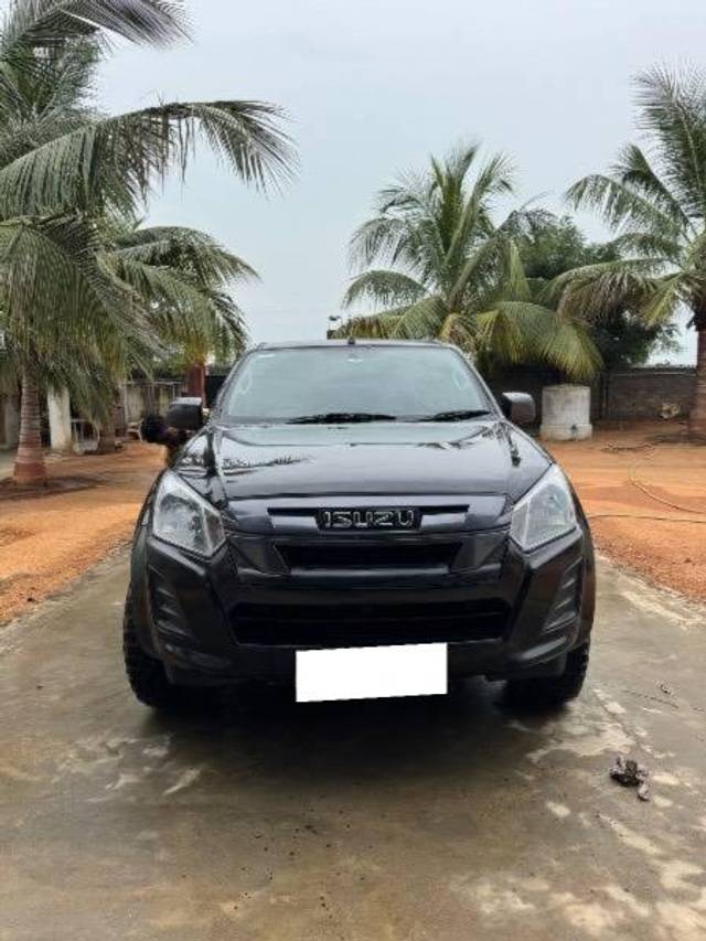 https://images10.gaadi.com/usedcar_image/4097175/original/processed_ea1881a5-96e1-4c81-92bf-e7f6310ae2f8.jpg?imwidth=6400