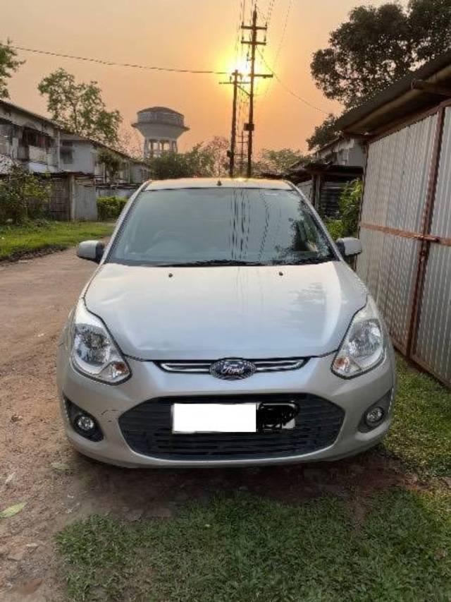 https://images10.gaadi.com/usedcar_image/4097180/original/processed_a9937f18-5527-4758-afdc-e6fab9162fc9.jpeg?imwidth=6400