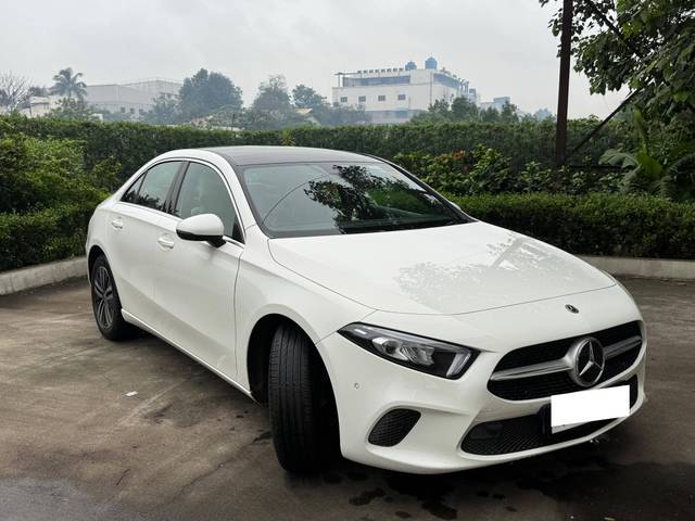 https://images10.gaadi.com/usedcar_image/4097221/original/processed_281b9d86-b8f8-4b84-b753-f1af0005404f.jpeg?imwidth=6400