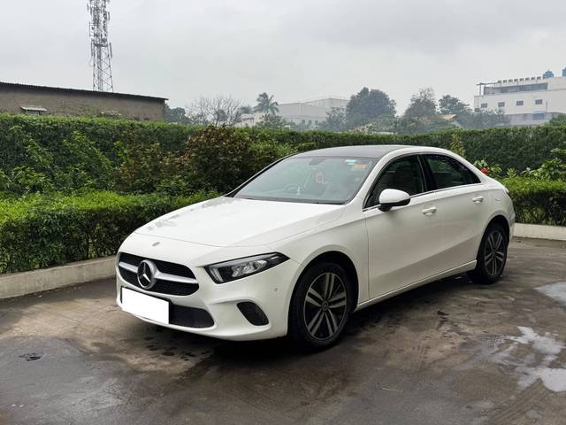 https://images10.gaadi.com/usedcar_image/4097221/original/processed_41b23a07-261d-478f-9b32-f5f2b35f8788.jpeg?imwidth=6401