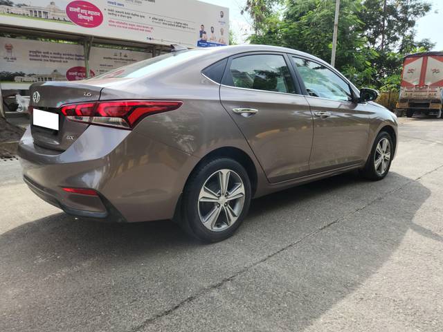 https://images10.gaadi.com/usedcar_image/4097238/original/processed_92aee2510e74cdf8c23781d3d94bf720.jpg?imwidth=6401