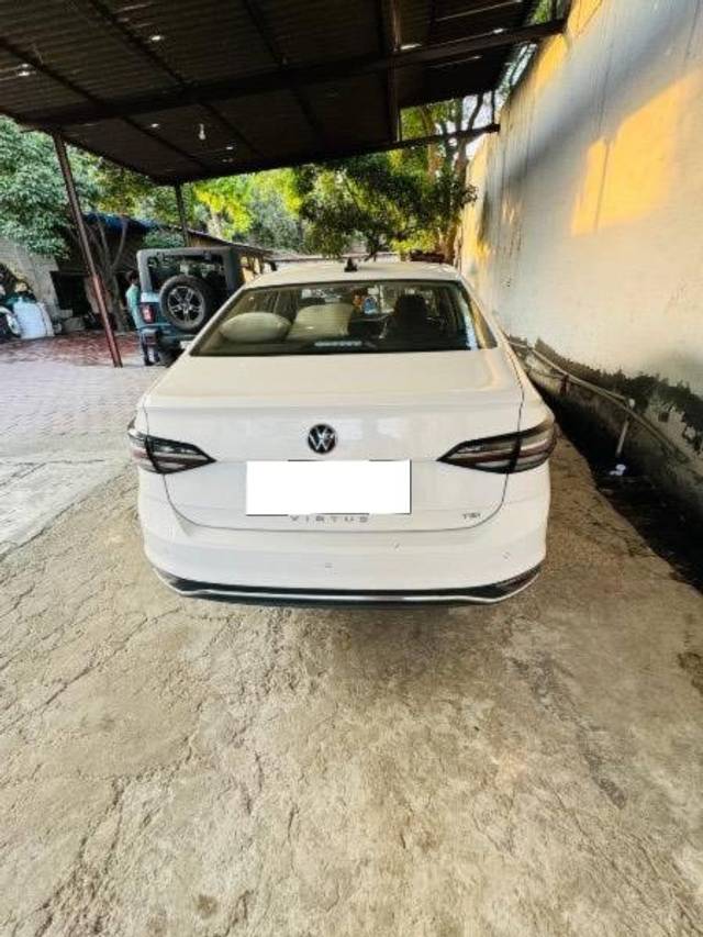 https://images10.gaadi.com/usedcar_image/4097356/original/processed_8dbfed13-0906-4600-9b51-eb917d97a18d.jpg?imwidth=6400