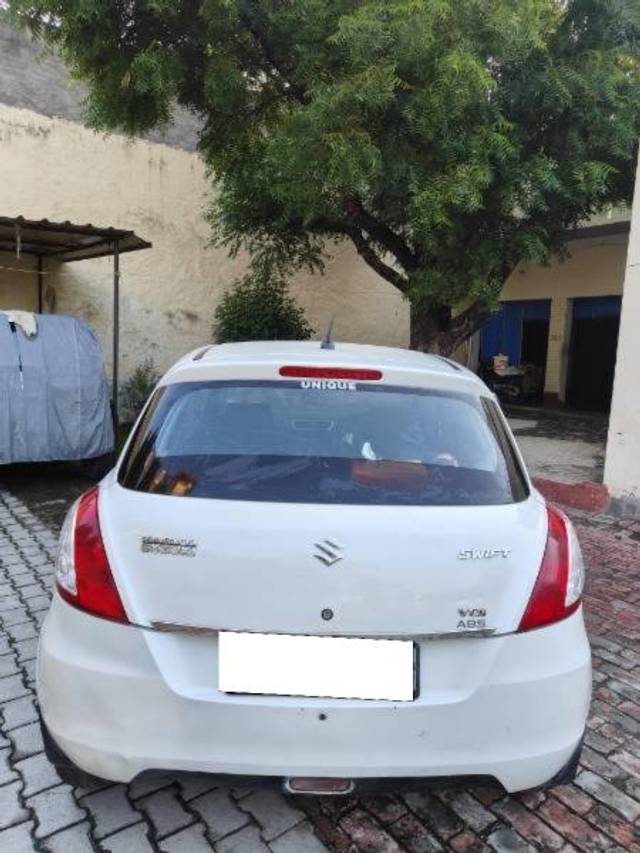 https://images10.gaadi.com/usedcar_image/4097377/original/processed_383fe096-b3e0-4a94-84f6-3215e3f0e753.jpg?imwidth=6402