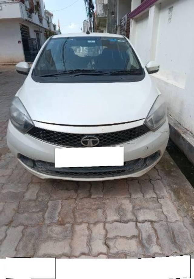 https://images10.gaadi.com/usedcar_image/4097385/original/processed_de156d1f-b67a-4a11-87fb-0d63edd0b96f.jpg?imwidth=6400