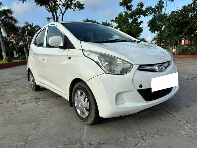 https://images10.gaadi.com/usedcar_image/4097490/original/processed_9082e057b840eb8169960176592e225f.jpg?imwidth=6400