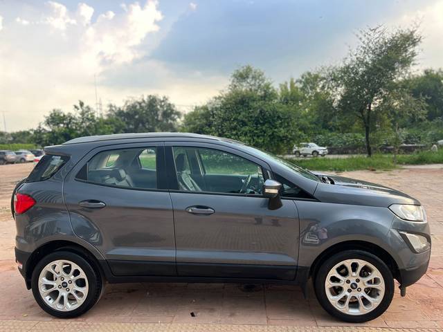 https://images10.gaadi.com/usedcar_image/4097540/original/f886425b98d14892c832e2b9255689bc.jpg?imwidth=6401