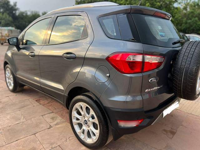 https://images10.gaadi.com/usedcar_image/4097540/original/processed_37e6d9ec58aa7df5c75a87de2212707d.jpg?imwidth=6402