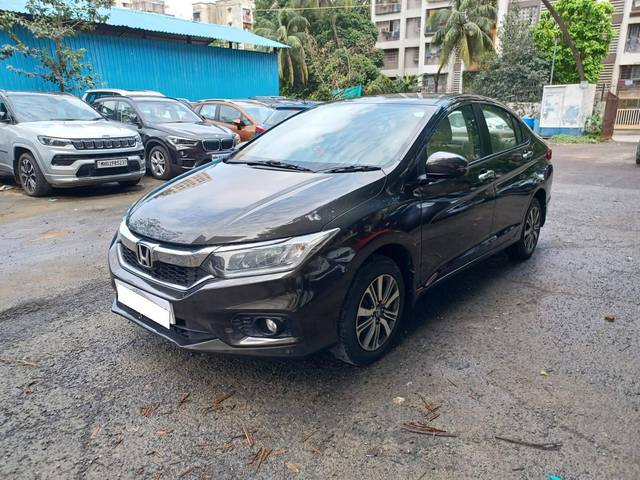 https://images10.gaadi.com/usedcar_image/4097595/original/processed_c3b38556395d87a718b8e6da0f953e77.jpeg?imwidth=6402