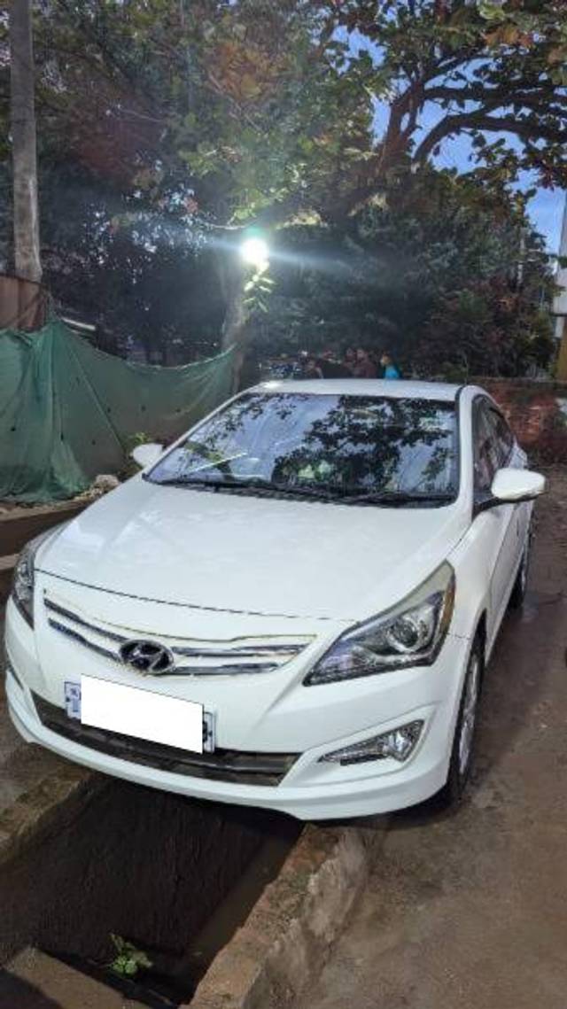 https://images10.gaadi.com/usedcar_image/4097630/original/processed_3269184f-7744-42d2-8e6f-868a490b6237.jpg?imwidth=6400