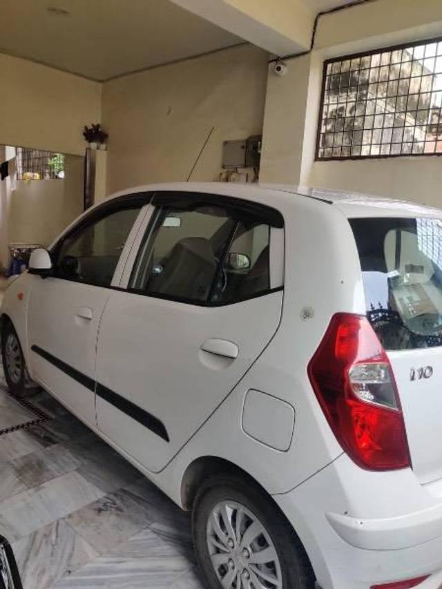 https://images10.gaadi.com/usedcar_image/4097632/original/processed_991d3cf1-0c4a-4baf-b694-af06f7d183d8.jpg?imwidth=6402