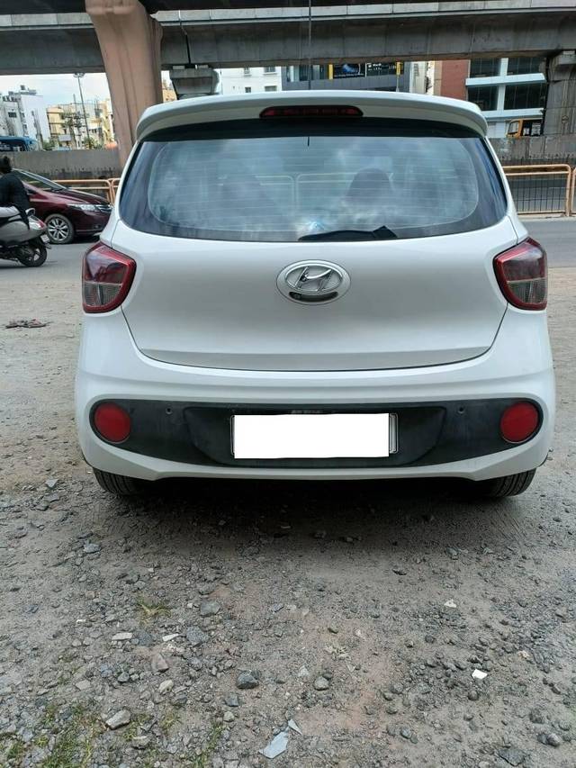 https://images10.gaadi.com/usedcar_image/4097962/original/processed_460752c03b145e410b6b7cdab4d259f5.jpeg?imwidth=6402