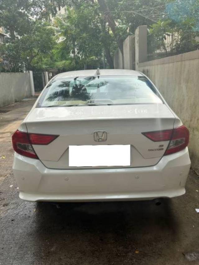 https://images10.gaadi.com/usedcar_image/4097968/original/processed_1b660805-56b4-4e01-89b5-c54219baa6fd.jpg?imwidth=6401