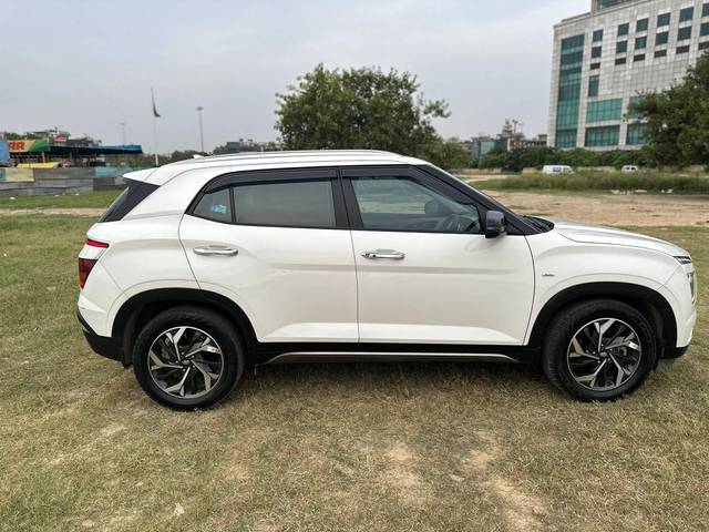 https://images10.gaadi.com/usedcar_image/4098001/original/processed_e5124cd79f394538083074ec2b5f15c0.jpg?imwidth=6401