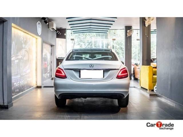 https://images10.gaadi.com/usedcar_image/4098071/original/processed_ca565adfd0ded00d4a7b8465aa4f7456.jpg?imwidth=6401