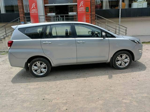 https://images10.gaadi.com/usedcar_image/4098074/original/processed_d9f8072f14d23df8e60e28c10ab707d9.jpeg?imwidth=6401