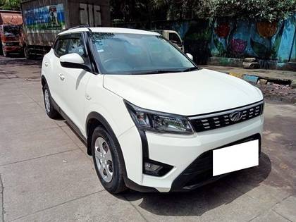 Mahindra XUV300 W6 BSIV