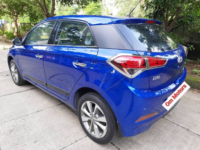 https://images10.gaadi.com/usedcar_image/4098236/original/processed_f662e53bacf68e4f849be54b062d66e3.jpg?imwidth=6402