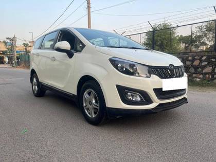 Mahindra Marazzo M6 Plus