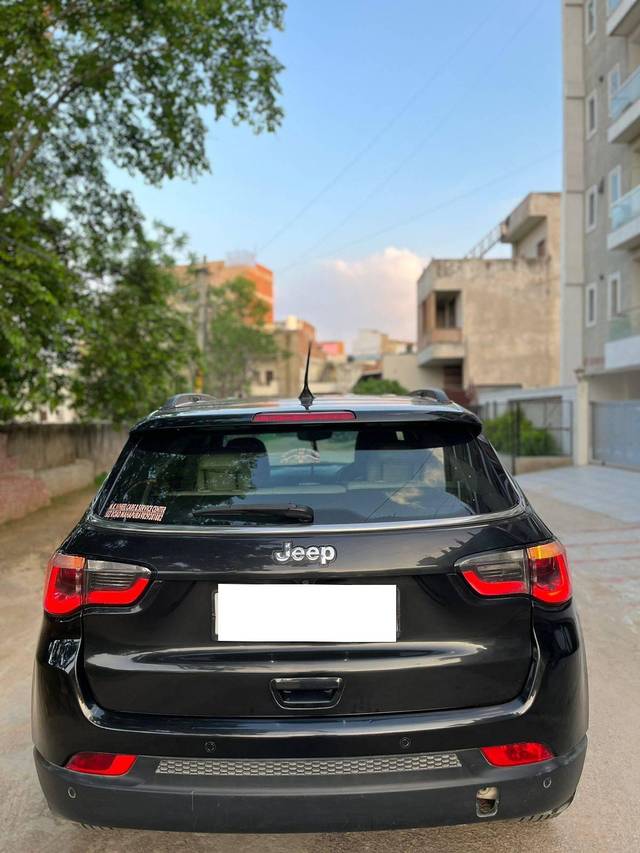 https://images10.gaadi.com/usedcar_image/4098357/original/processed_4fc64f5892951b4b9ac7f87136eedf85.jpg?imwidth=6401