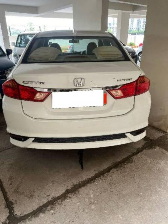 https://images10.gaadi.com/usedcar_image/4098546/original/processed_2cb228a9-3506-413d-a1ec-13f69d94f017.jpeg?imwidth=6401