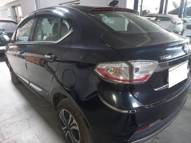 https://images10.gaadi.com/usedcar_image/4098670/original/processed_d159ba34-31f9-45f3-8711-5c58dd8bdbd8.jpg?imwidth=6400