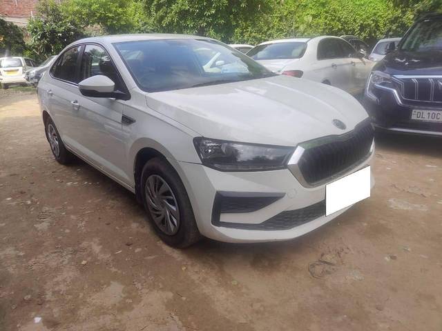 https://images10.gaadi.com/usedcar_image/4098841/original/processed_d6ffd33f4129e94c7b45b9fd688decbd.jpg?imwidth=6400