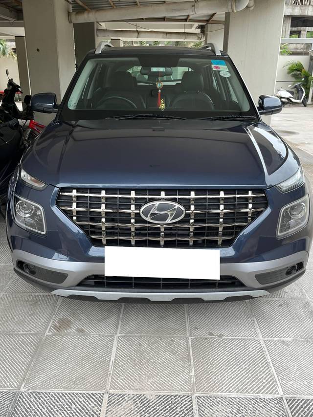 https://images10.gaadi.com/usedcar_image/4098845/original/processed_a07c0335-71a0-4bf0-a2af-9cc682cc750e.jpeg?imwidth=6400