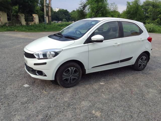 https://images10.gaadi.com/usedcar_image/4099056/original/e0c1c0b36c62af9894965a78cfc01da8.jpg?imwidth=6400