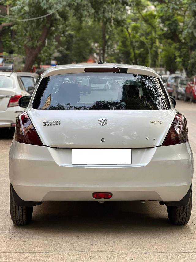 https://images10.gaadi.com/usedcar_image/4099207/original/processed_c09311f29942e8e631410976605bbed3.jpg?imwidth=6402