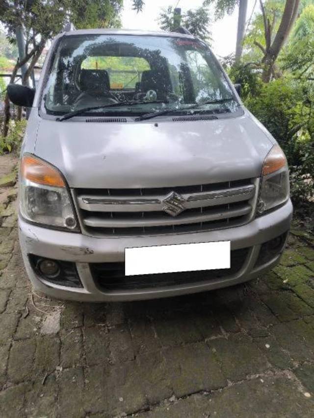 https://images10.gaadi.com/usedcar_image/4099271/original/processed_bd967360-d21a-42e9-a213-9bca4b920c16.jpg?imwidth=6401