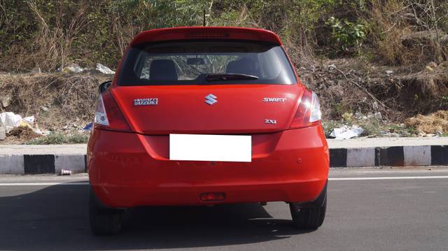 https://images10.gaadi.com/usedcar_image/4099363/original/processed_8caf512299422530758343ca3b68a036.jpg?imwidth=6402