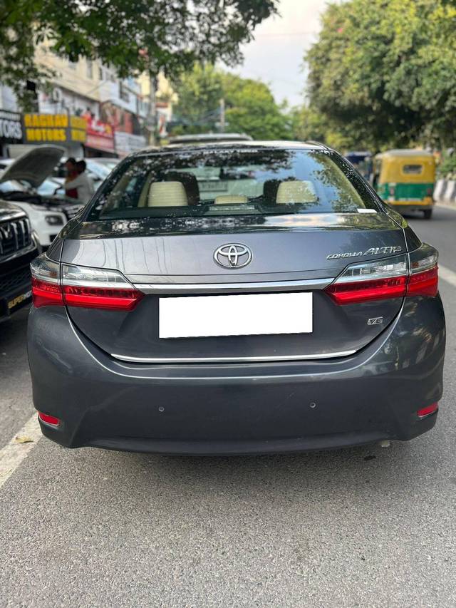 https://images10.gaadi.com/usedcar_image/4099534/original/processed_8d4fb116a75c88de8d8a4e7cd646a93f.jpg?imwidth=6401