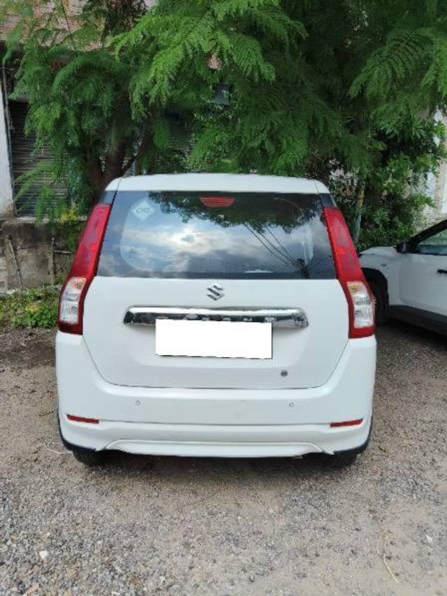 https://images10.gaadi.com/usedcar_image/4099583/original/processed_bdce1f48-56e3-47c9-93c3-0534bce2b853.jpg?imwidth=6401