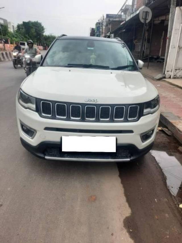 https://images10.gaadi.com/usedcar_image/4099639/original/processed_6fa3fd77-c946-4445-847e-a08419bdb1ad.jpg?imwidth=6400