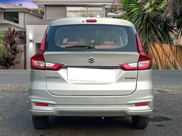 https://images10.gaadi.com/usedcar_image/4099912/original/processed_01a913d2dcf3c66e01982f35dee135b7.jpg?imwidth=6402