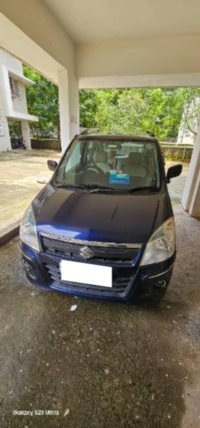 https://images10.gaadi.com/usedcar_image/4099966/original/processed_2e2a4e39-a778-4d72-afd7-9818a9d219d8.jpg?imwidth=6400