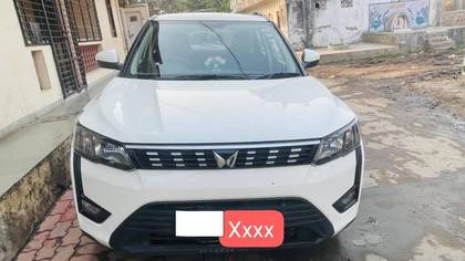 Mahindra XUV300 W6 AMT