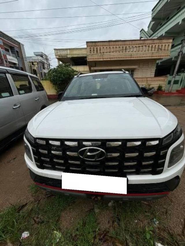 https://images10.gaadi.com/usedcar_image/4100139/original/processed_3f3b2bae-4879-46e1-b4f7-bab6b976dc4f.jpeg?imwidth=6400