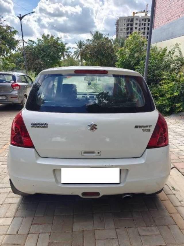 https://images10.gaadi.com/usedcar_image/4100379/original/processed_fc4b3315-2219-406c-a873-40acef8efe50.jpg?imwidth=6402