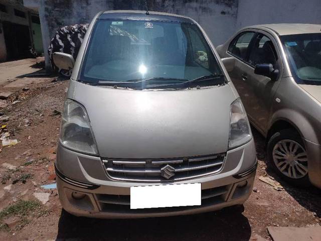 https://images10.gaadi.com/usedcar_image/4100508/original/processed_b83eb289-9b0d-488e-b3f3-2f1612da115d.jpg?imwidth=6402