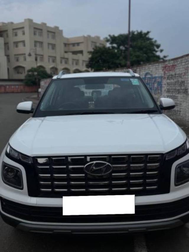 https://images10.gaadi.com/usedcar_image/4100755/original/processed_7221e368-ee3b-4d08-801a-f0279856e9be.jpeg?imwidth=6402