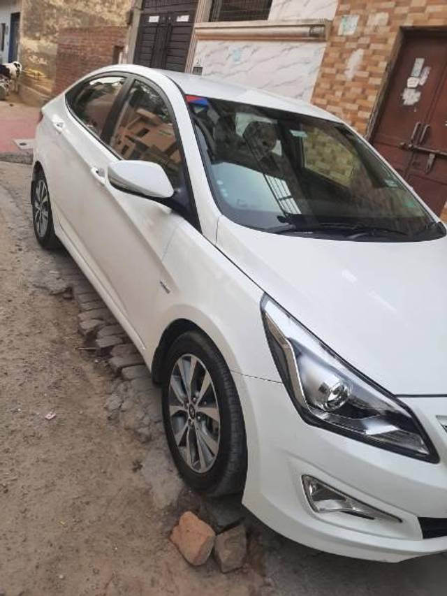 https://images10.gaadi.com/usedcar_image/4100762/original/processed_35f1ad1e-fdd1-4219-ab39-dadb2c8d848f.jpg?imwidth=6400