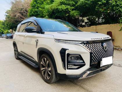 MG Hector Plus 1.5 Turbo Savvy Pro CVT