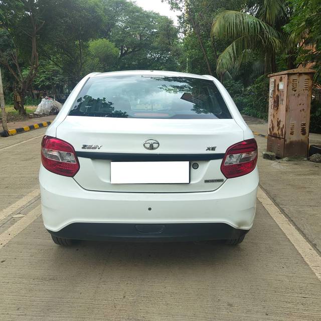 https://images10.gaadi.com/usedcar_image/4100929/original/processed_6c0a28d3569ad39f57569d9b832c63e5.jpg?imwidth=6401