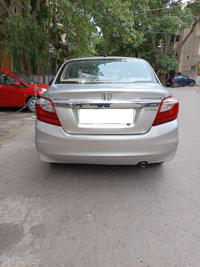 https://images10.gaadi.com/usedcar_image/4100948/original/processed_c39489dd7ad181dc52c519eb2f57279c.jpg?imwidth=6402